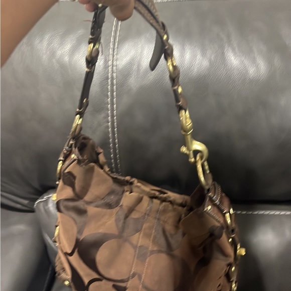 Coach - Picture 3 of 7